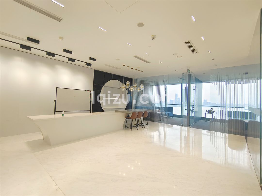 苏州中心D座精装家具390平湖景房