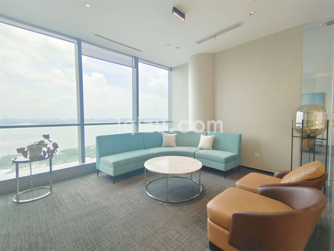 苏州中心D座精装家具390平湖景房