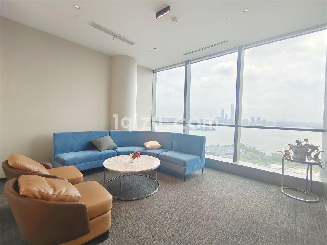 苏州中心D座精装家具390平湖景房