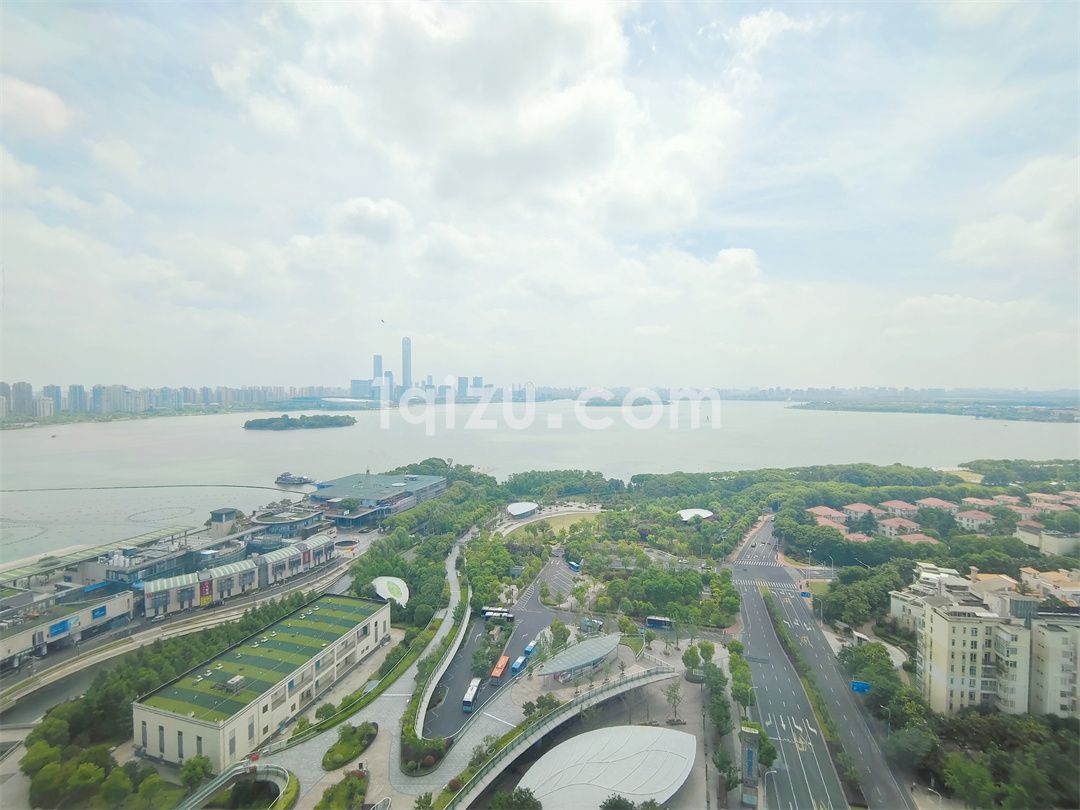 苏州中心D座精装家具390平湖景房