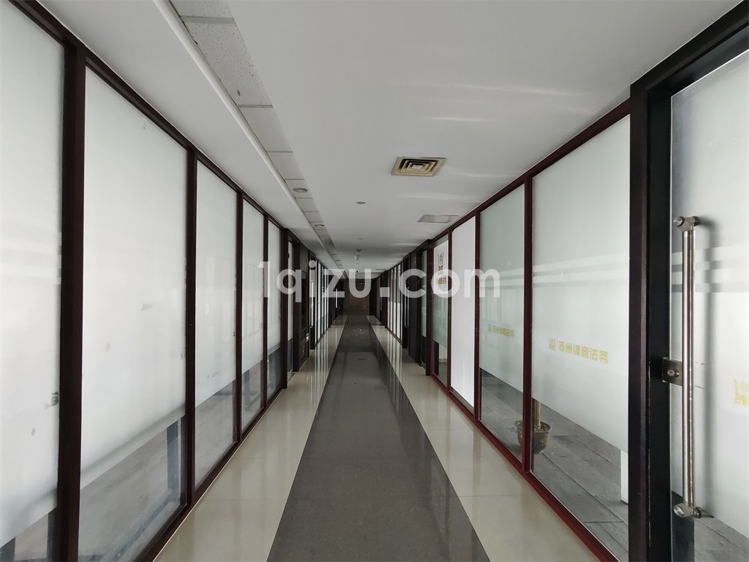 （代理直租）无中介费天翔国际大厦高区124平精装带家具