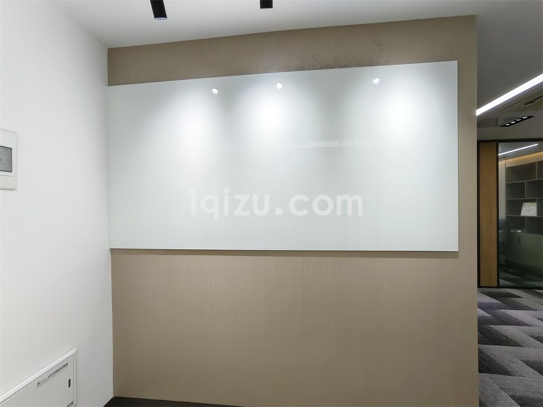 （代理直租）地铁1号线湖西董事汇中区112平精装带家具