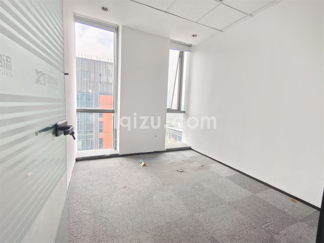 南球汽车站530平精装带家具