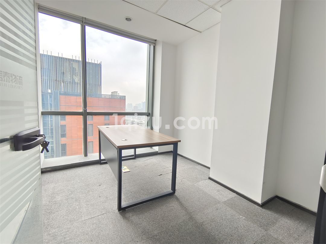 南球汽车站530平精装带家具