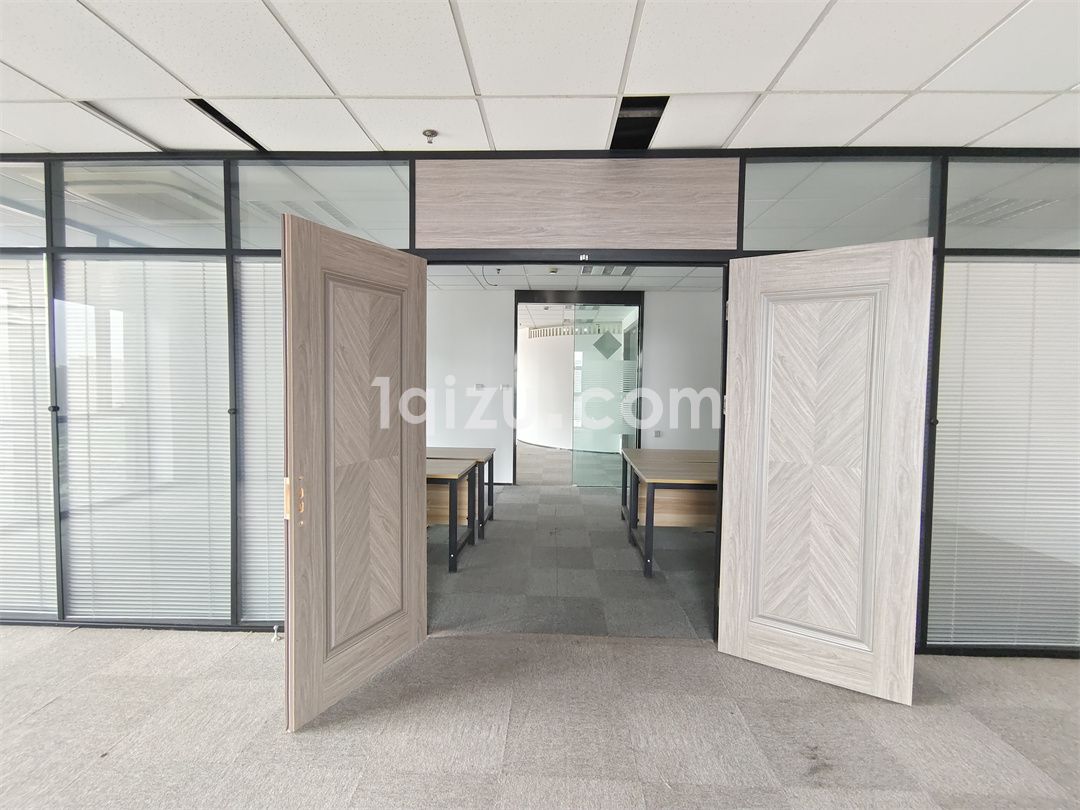 南球汽车站530平精装带家具