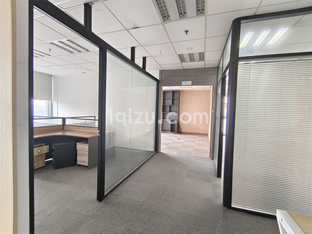 南球汽车站530平精装带家具