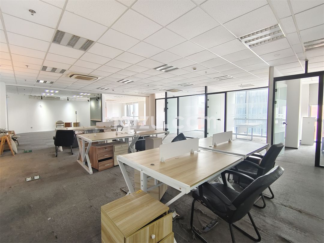 南球汽车站530平精装带家具