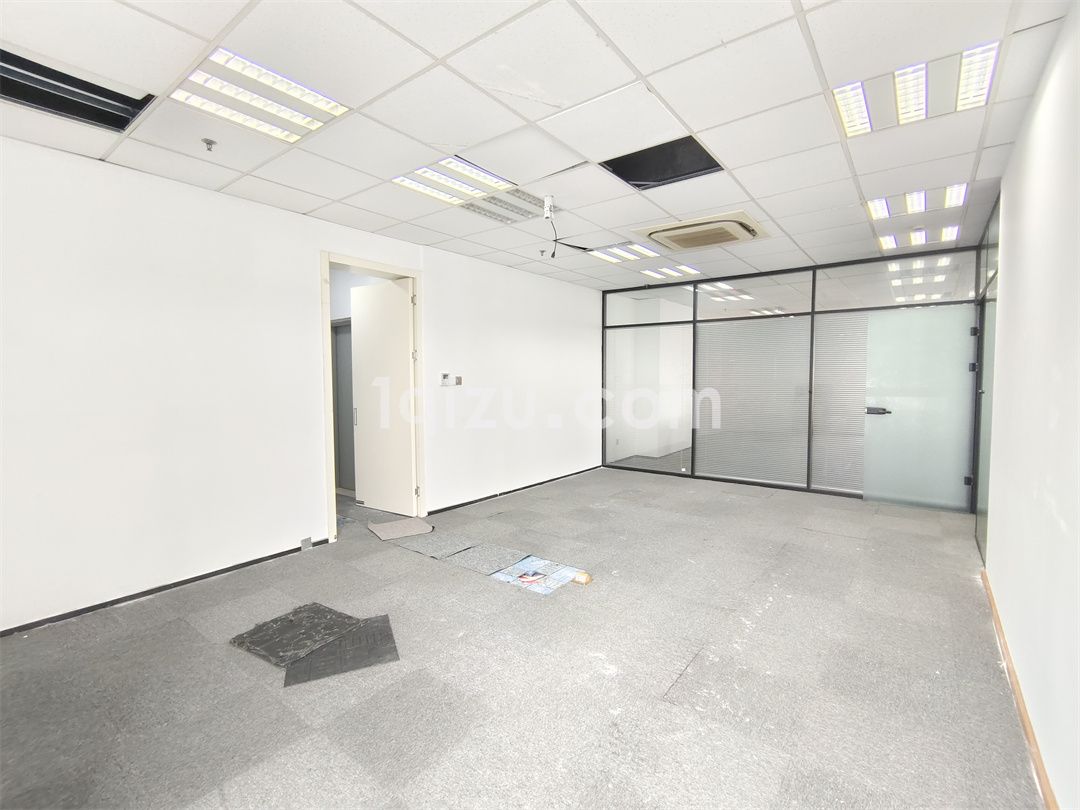 南球汽车站530平精装带家具