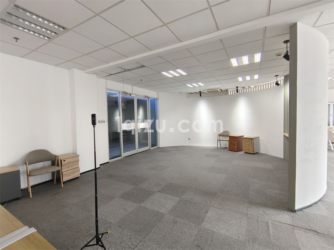 南球汽车站530平精装带家具