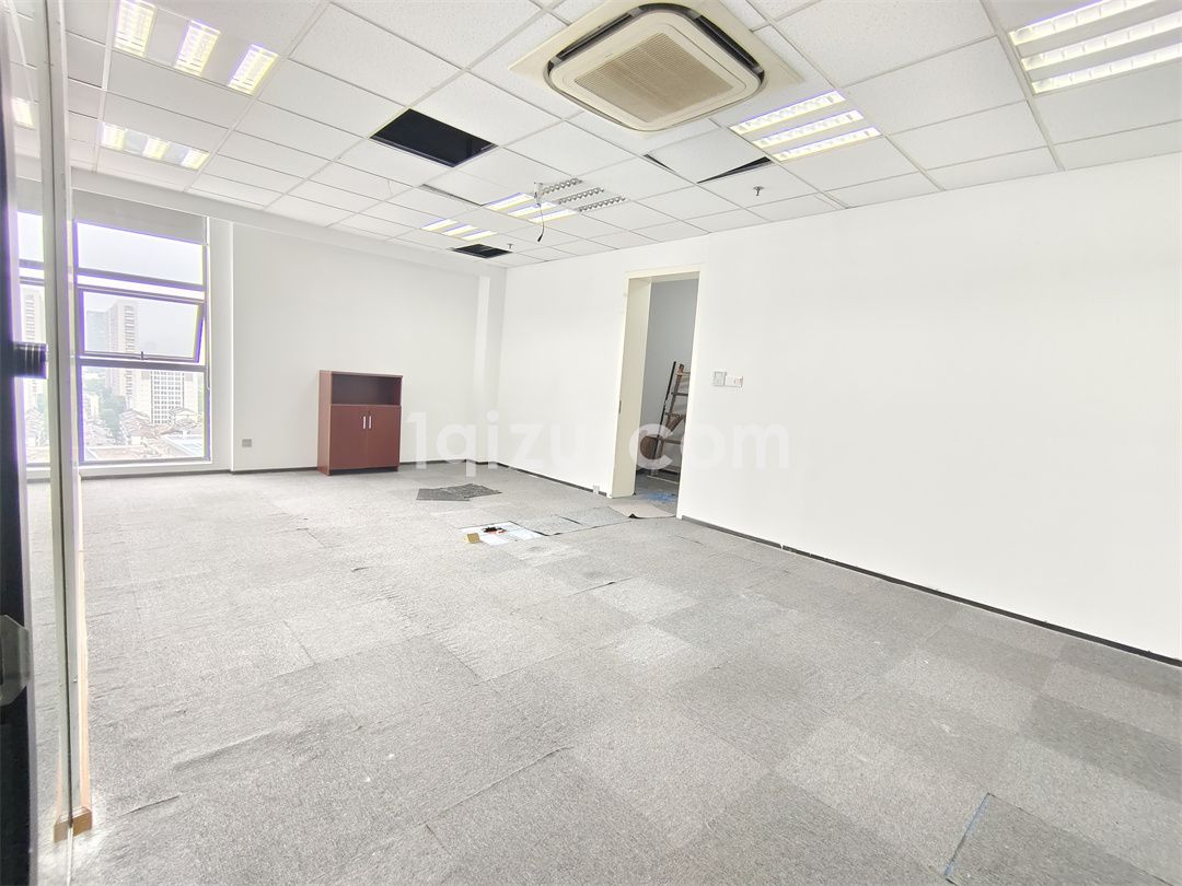 南球汽车站530平精装带家具