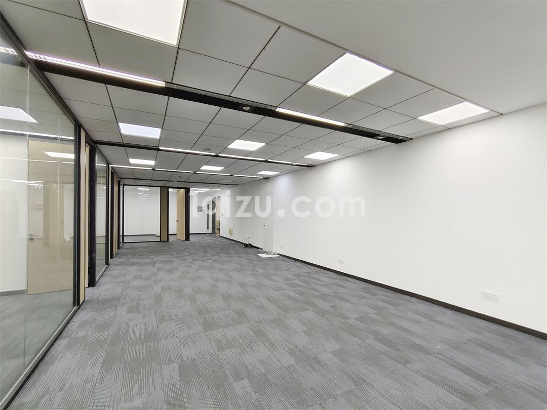 地铁1号线湖西董事汇中区252平精装带家具