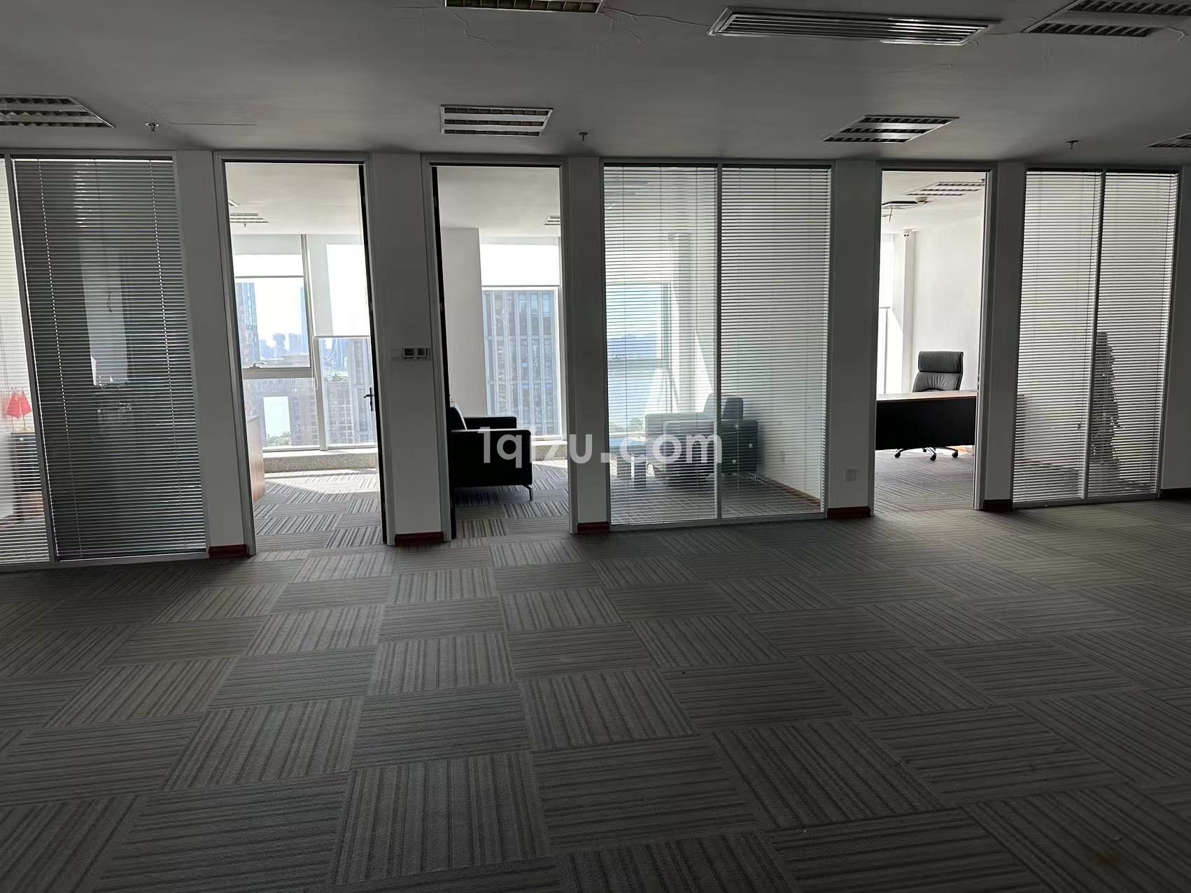华成国际发展大厦